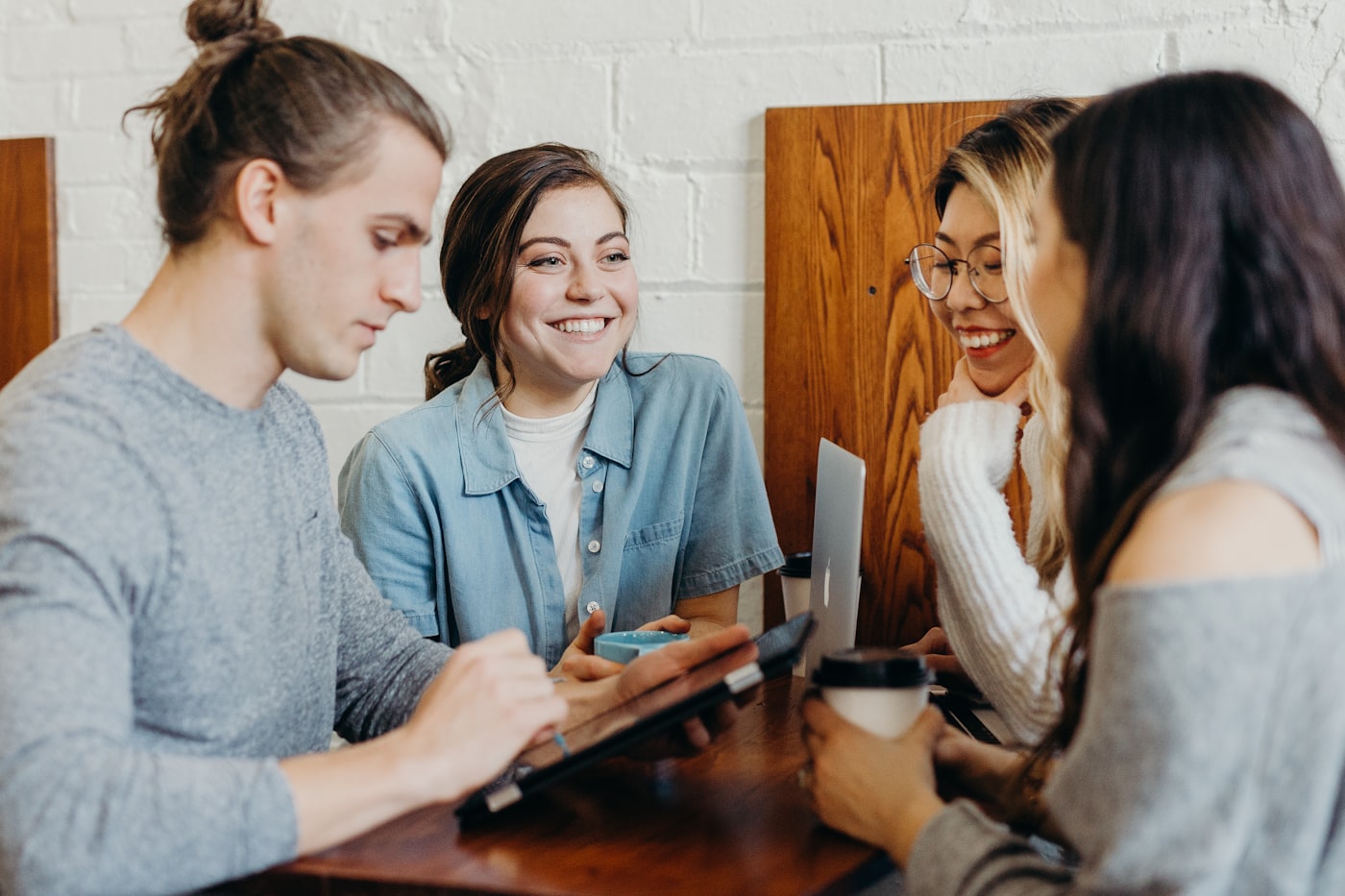 Parenting media and commerce platform